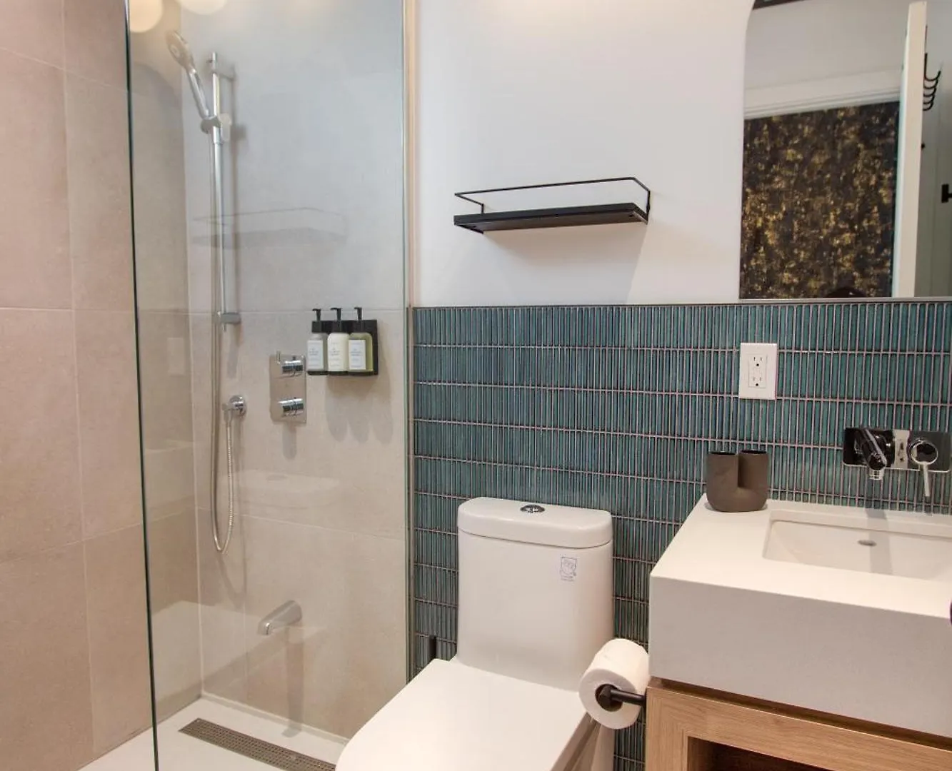Studio #8 - Self Check-In - Plateau - St-Denis Montreal Apartment