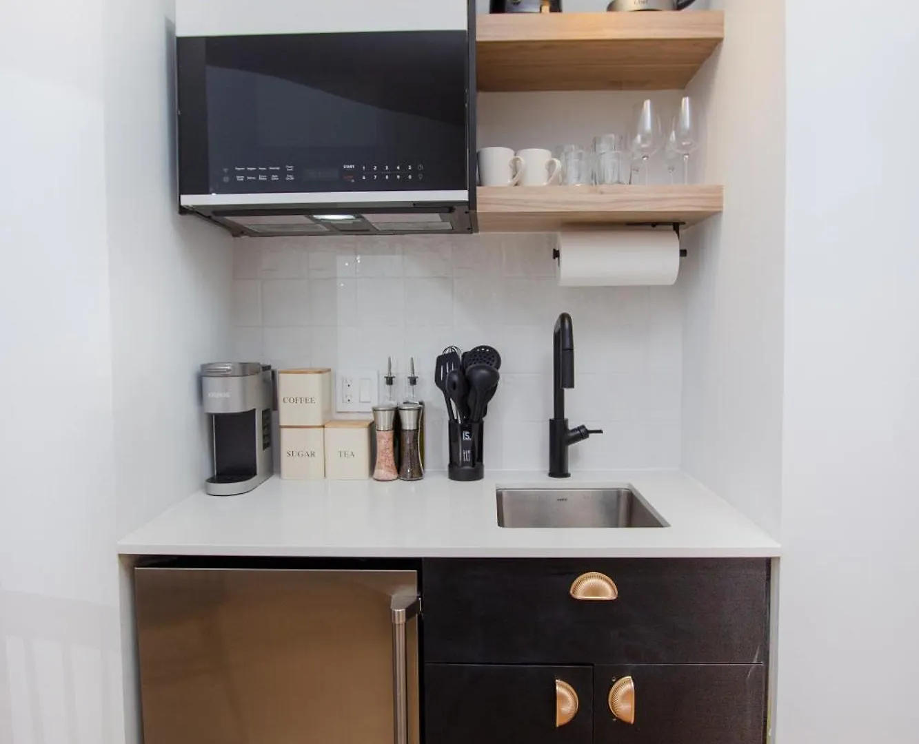 Studio #8 - Self Check-In - Plateau - St-Denis Montreal